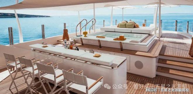 展期间 有两艘网红超级游艇寻找新船东AG真人在 2025年棕榈滩国际游艇(图9)