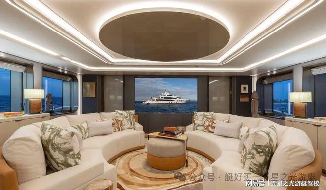 展期间 有两艘网红超级游艇寻找新船东AG真人在 2025年棕榈滩国际游艇(图12)
