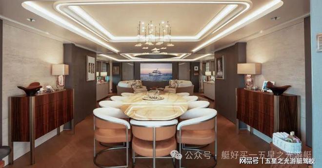 展期间 有两艘网红超级游艇寻找新船东AG真人在 2025年棕榈滩国际游艇(图15)