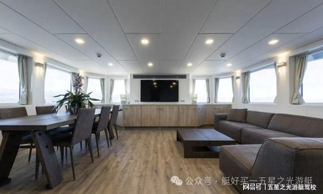 展期间 有两艘网红超级游艇寻找新船东AG真人在 2025年棕榈滩国际游艇(图19)