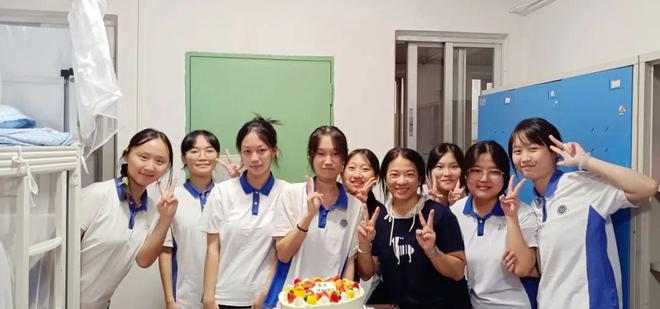的“解忧杂货店”给学生前行的勇气AG真人网走心！这些开在学校里(图12)